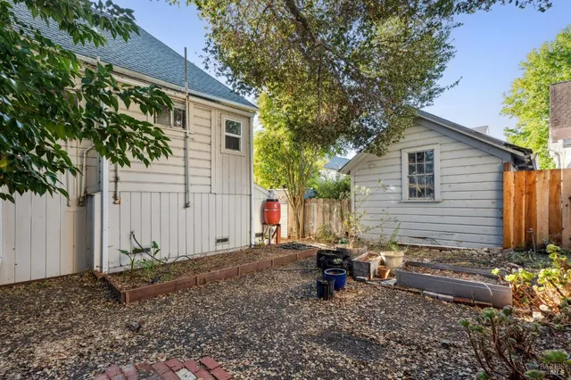 $929,000 | 416 C Street, Petaluma, CA 94952