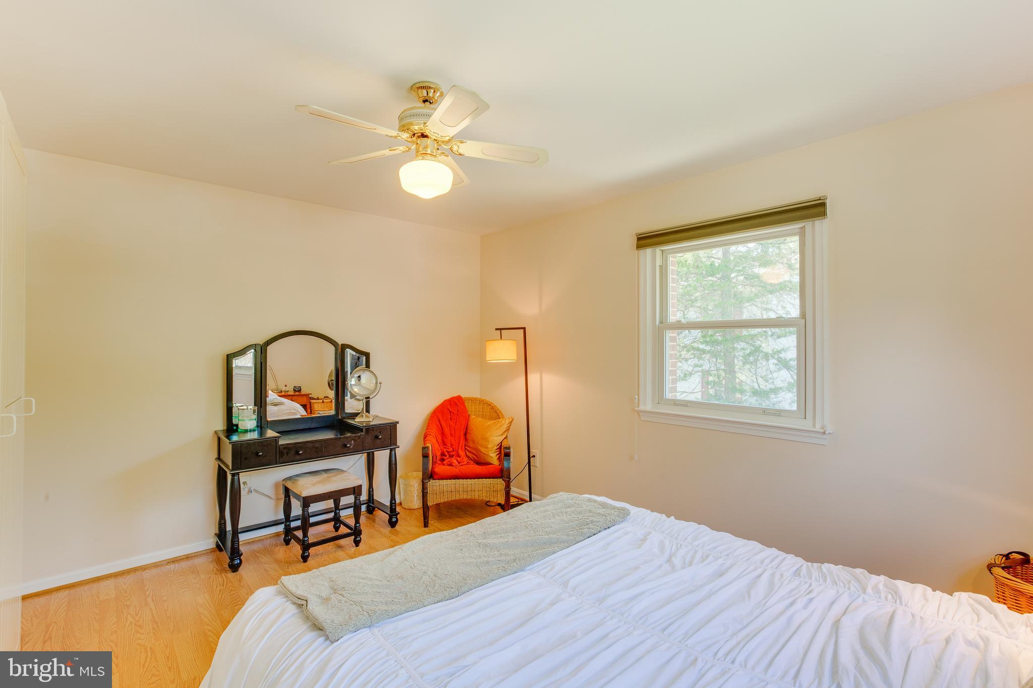 11340 Rambling Road Gaithersburg, MD 20879 - Photo 24 of 42 Bedroom 2