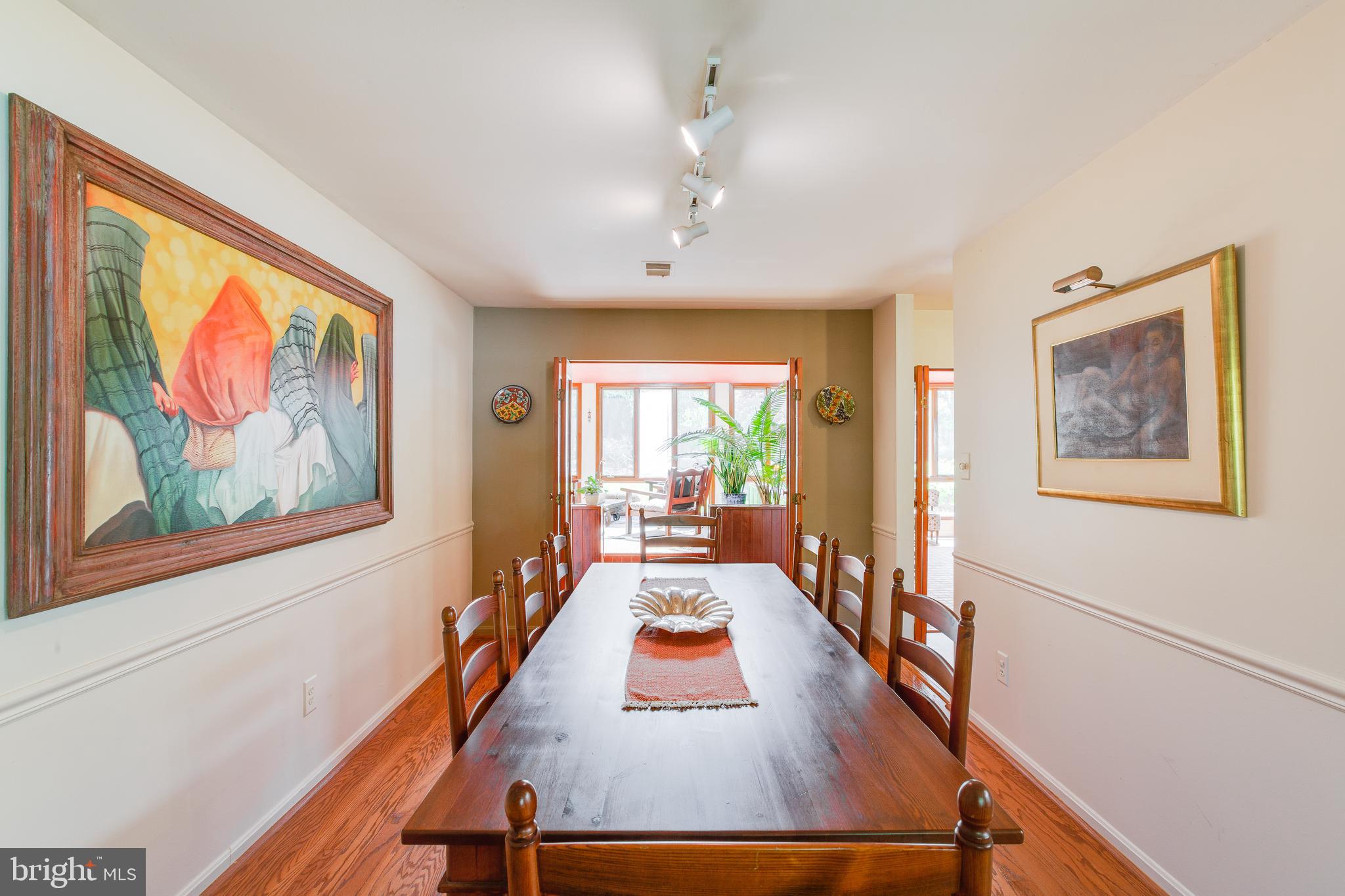 11340 Rambling Road Gaithersburg, MD 20879 - Photo 7 of 42 Dining room large enough to seat 10 comfortably