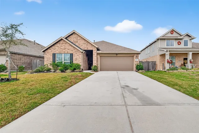 $299,995 | 19168 Pinewood Grove Trail, New Caney, TX 77357