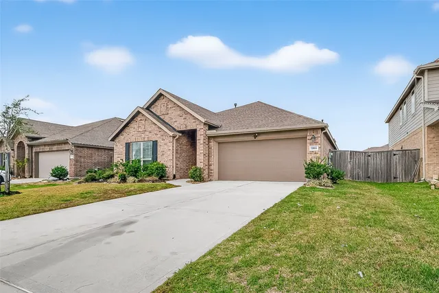 $299,995 | 19168 Pinewood Grove Trail, New Caney, TX 77357