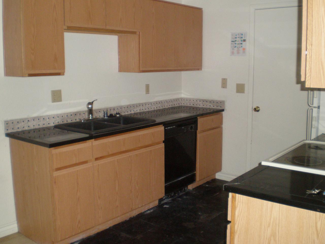 3511 East Baseline Road, Unit 1209 Phoenix, AZ 85042 - Photo 3 of 10 KITCHEN