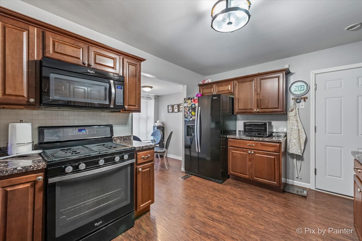1660 Kent Road Hoffman Estates, IL 60169 - Photo 7 of 27