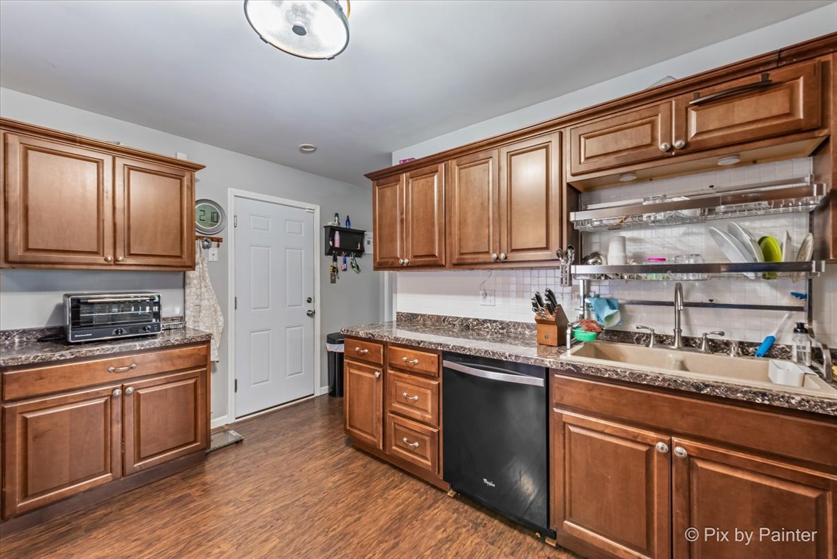 1660 Kent Road Hoffman Estates, IL 60169 - Photo 8 of 27