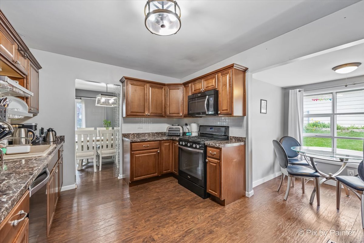 1660 Kent Road Hoffman Estates, IL 60169 - Photo 9 of 27