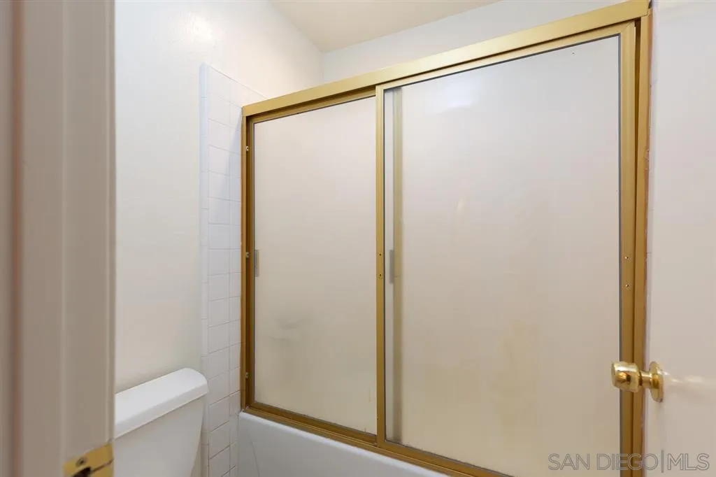 6780 Friars Road, Unit 257 San Diego, CA 92108 - Photo 11 of 20 a bathroom with a shower