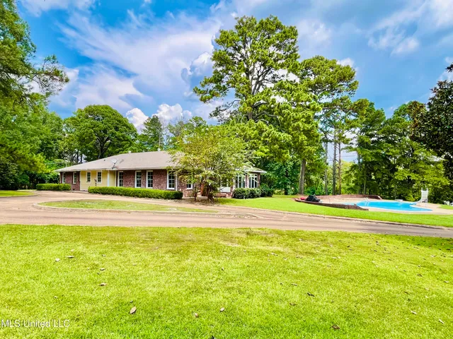 $519,000 | 1142 Henley Circle, Hazlehurst, MS 39083