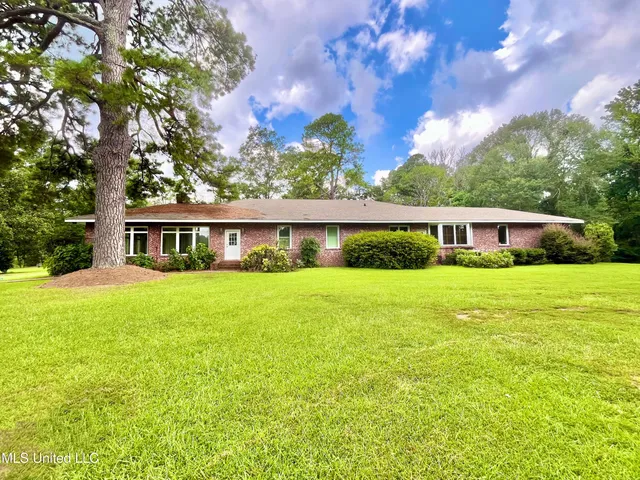 $519,000 | 1142 Henley Circle, Hazlehurst, MS 39083