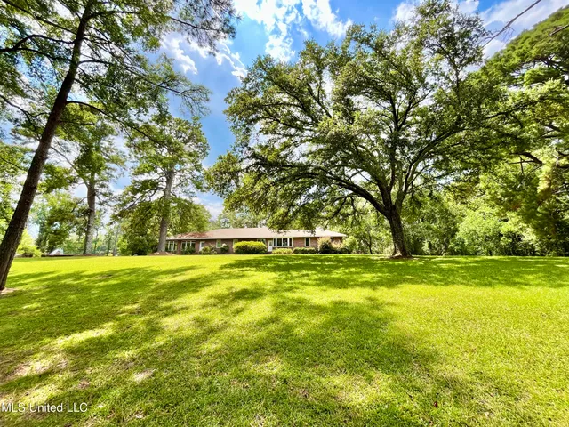 $519,000 | 1142 Henley Circle, Hazlehurst, MS 39083