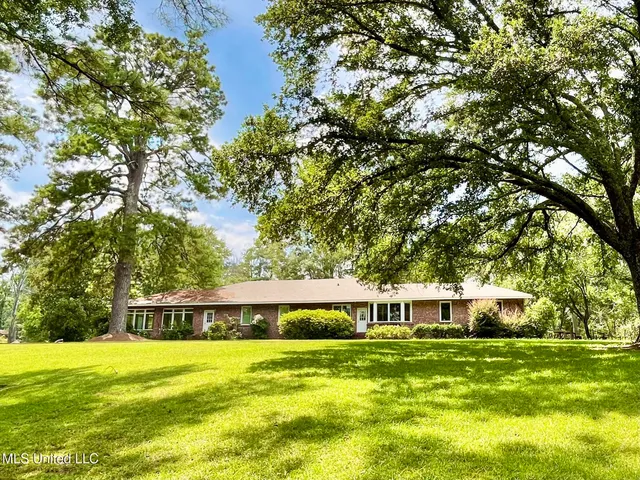 $519,000 | 1142 Henley Circle, Hazlehurst, MS 39083