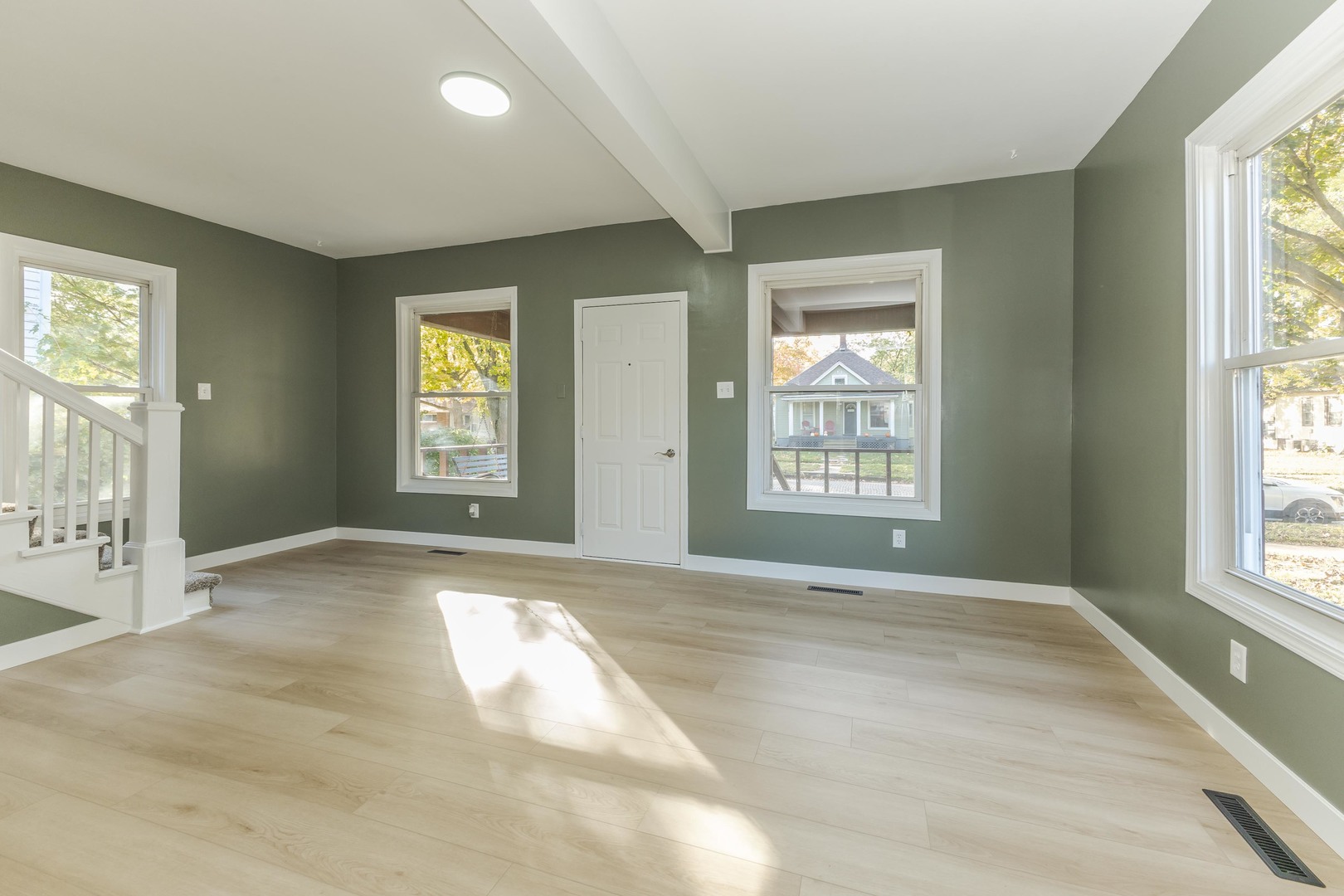 417 East Timber Street Pontiac, IL 61764 - Photo 12 of 43 a view of an empty room with a window