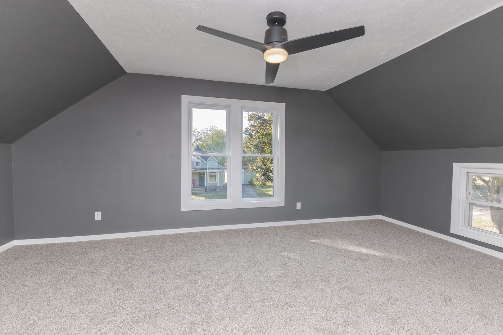 417 East Timber Street Pontiac, IL 61764 - Photo 27 of 43 a view of an empty room with a window
