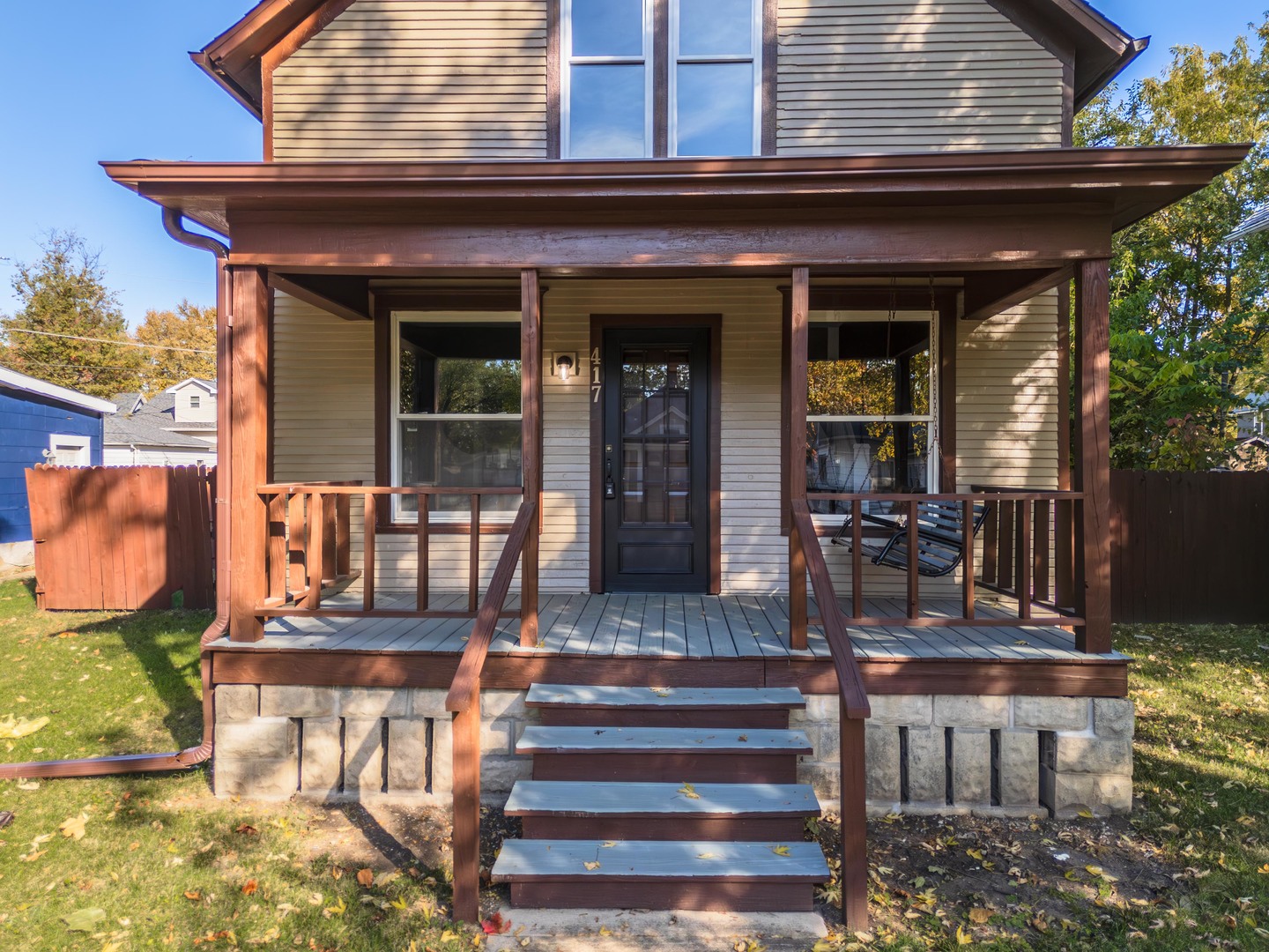 417 East Timber Street Pontiac, IL 61764 - Photo 5 of 43 a view of entryway and hall with wooden floor