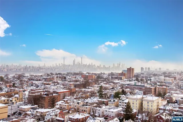 $3,100 | 770 Anderson Avenue, Unit 19R, Cliffside Park, NJ 07010