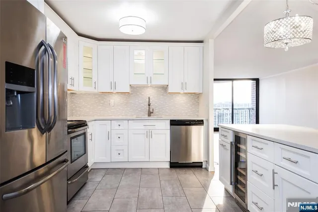 $3,100 | 770 Anderson Avenue, Unit 19R, Cliffside Park, NJ 07010