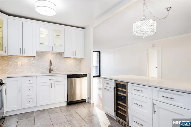 $3,100 | 770 Anderson Avenue, Unit 19R, Cliffside Park, NJ 07010