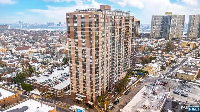 $3,100 | 770 Anderson Avenue, Unit 19R, Cliffside Park, NJ 07010