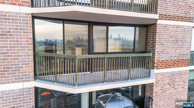 $3,100 | 770 Anderson Avenue, Unit 19R, Cliffside Park, NJ 07010