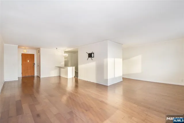 $3,100 | 770 Anderson Avenue, Unit 19R, Cliffside Park, NJ 07010