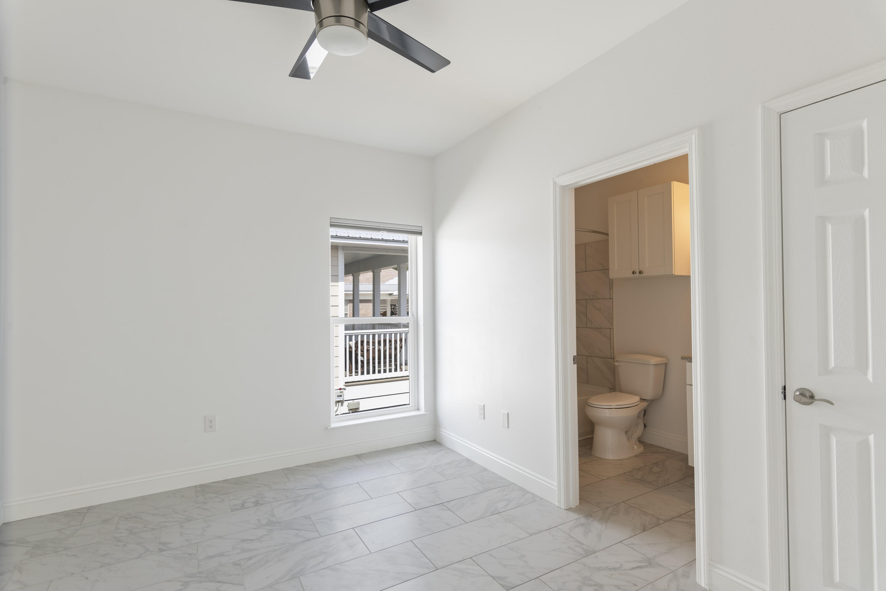 10 South Sunset Harbour Freeport, FL 32439 - Photo 31 of 57 a bathroom with a toilet