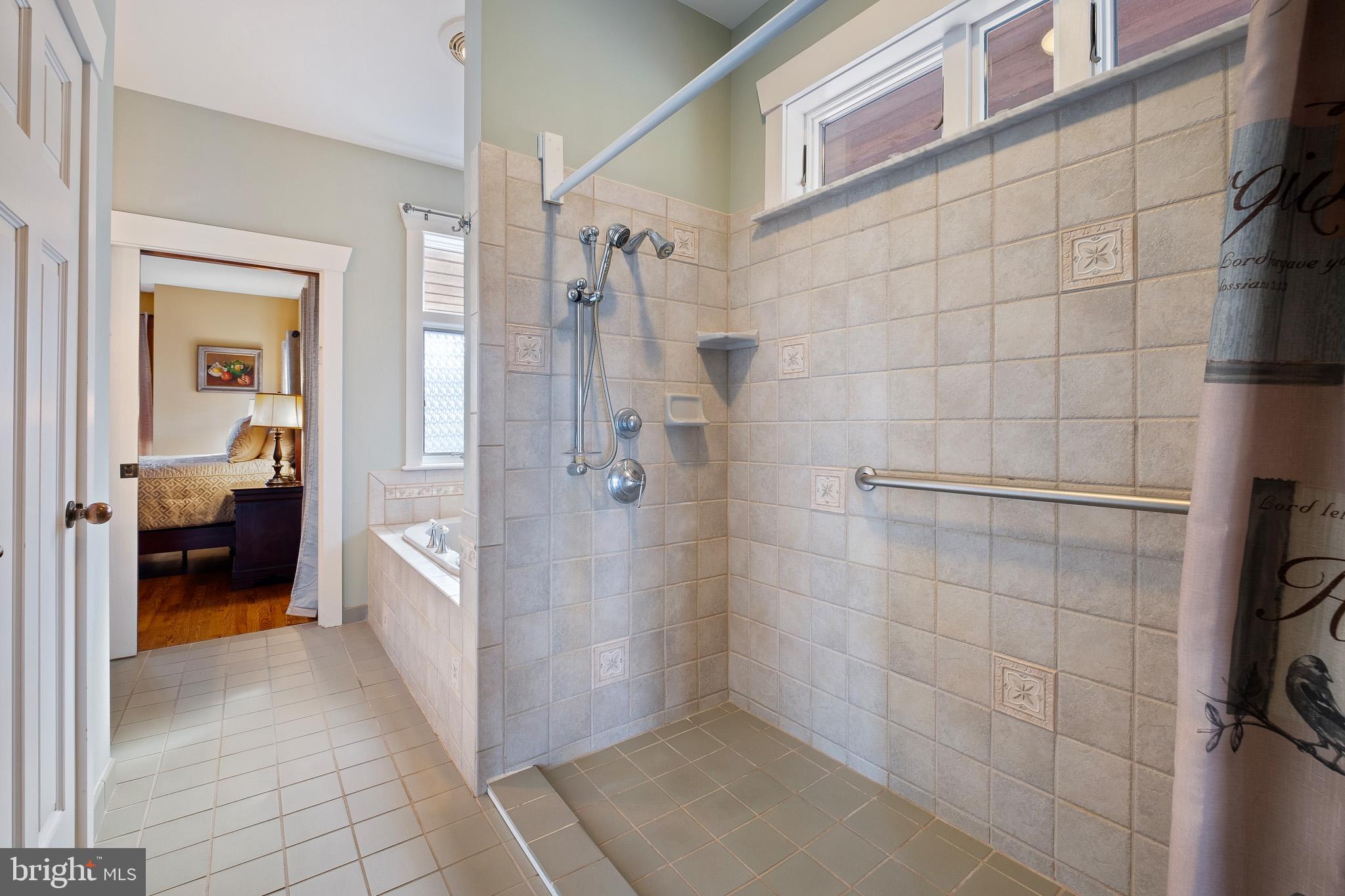 73 Scott Road Warwick, MD 21912 - Photo 31 of 86 1st Floor Suite | Full Bathroom