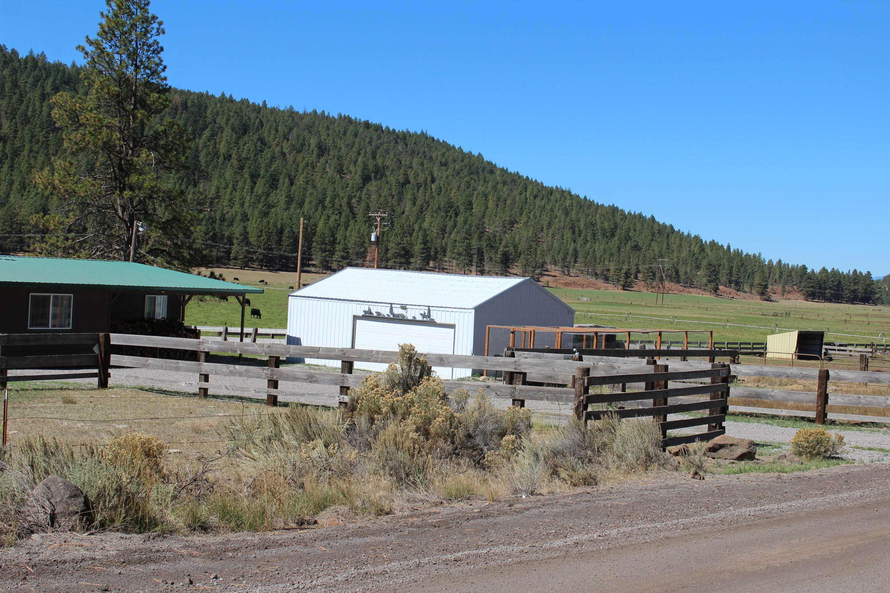 12046 Old Fort Road Klamath Falls, OR 97601 - Photo 5 of 59