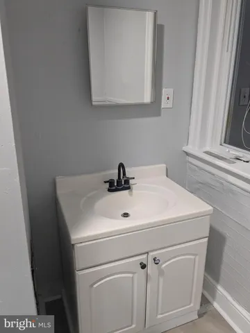 a close view of sink and tap