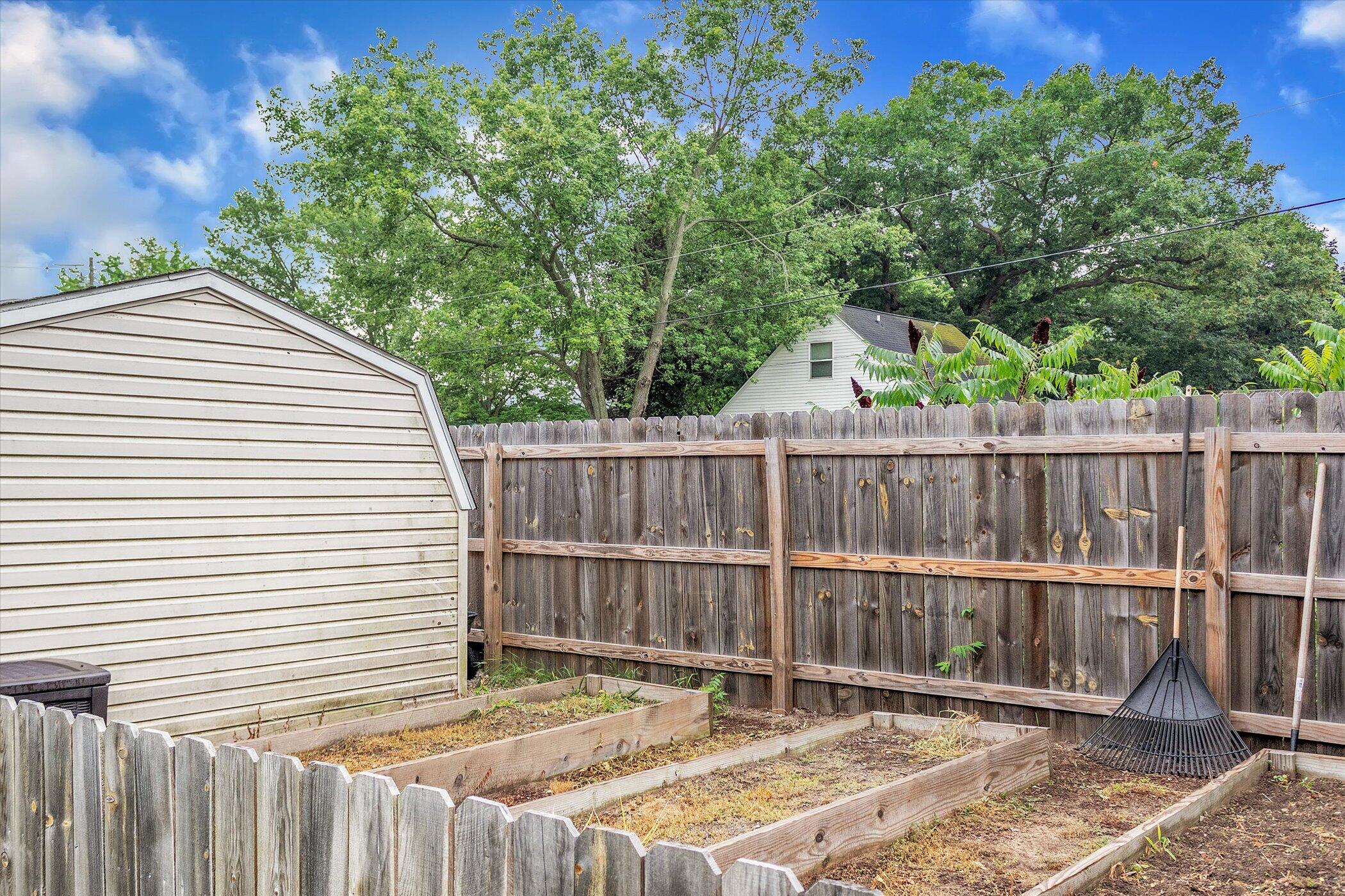 2234 Shettler Road Muskegon, MI 49444 - Photo 42 of 42 42-2234-Shettler-Rd-WindowStill-Real-Est
