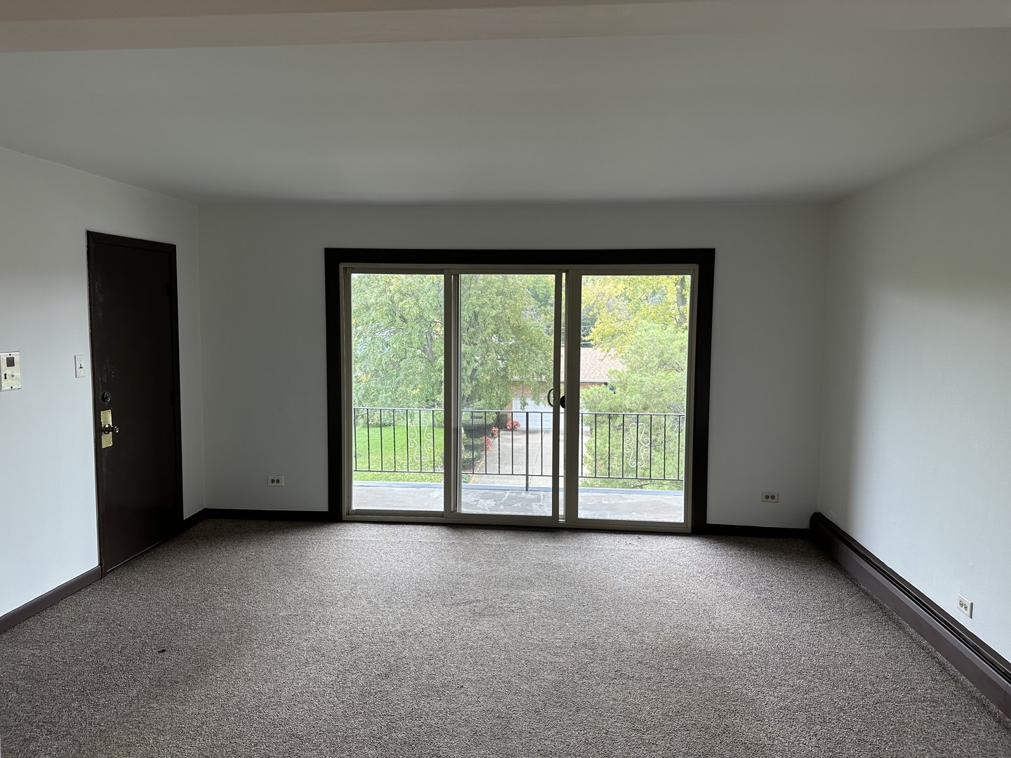 8020 West 84th Street Justice, IL 60458 - Photo 11 of 17 a view of room with front door