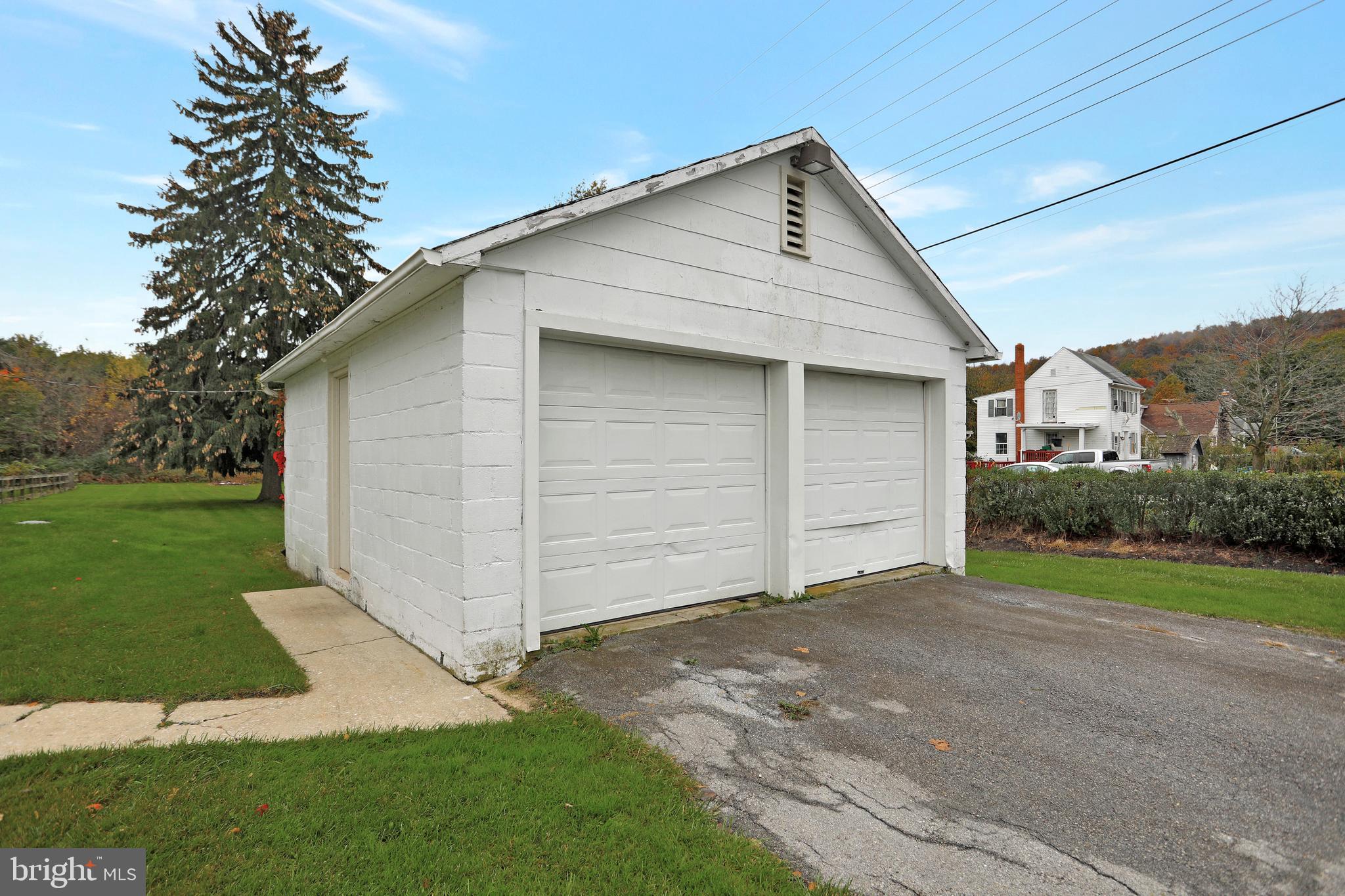 25333 Highfield Road Cascade, MD 21719 - Photo 41 of 44 Garage