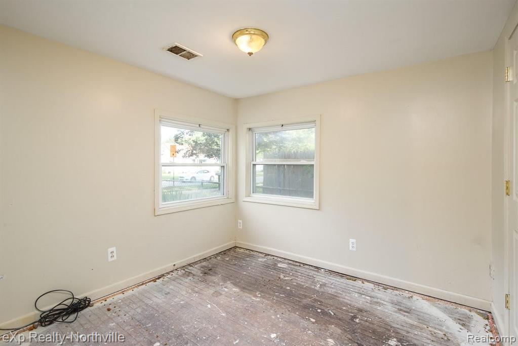21730 Middlebelt Road Farmington Hills, MI 48336 - Photo 24 of 27