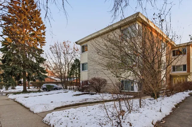 $1,745 | 200 South Boulevard, Unit 2C, Evanston, IL 60202