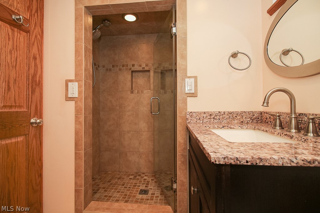 1576 Brainard Road Lyndhurst, OH 44124 - Photo 4 of 30