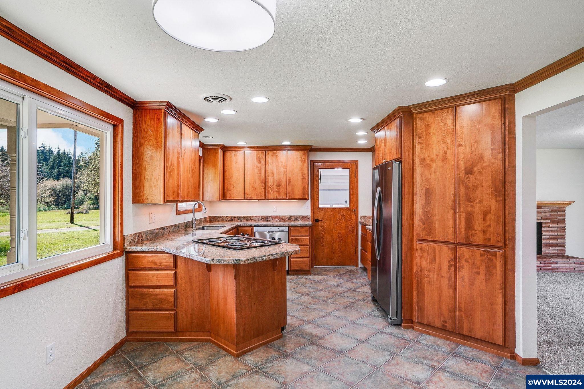 33522 Totem Pole Road Lebanon, OR 97355 - Photo 23 of 42 Gallery Image 23