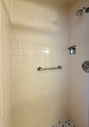 $2,100 | 2631 North 74th Avenue, Unit 1, Elmwood Park, IL 60707
