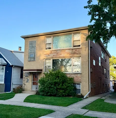 $2,100 | 2631 North 74th Avenue, Unit 1, Elmwood Park, IL 60707