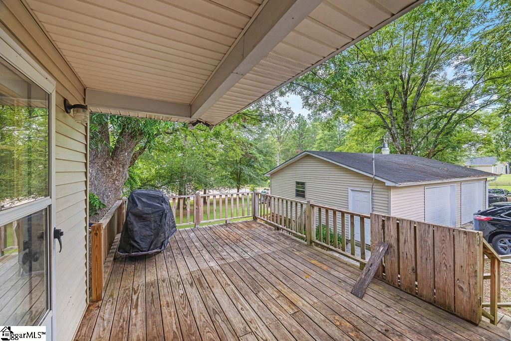 77 Loftis Road Travelers Rest, SC 29690 - Photo 4 of 34 Gallery Image 4