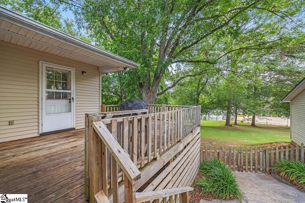 77 Loftis Road Travelers Rest, SC 29690 - Photo 5 of 34 Gallery Image 5