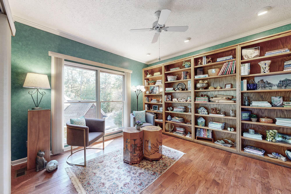 313 Live Oak Road Aiken, SC 29803 - Photo 5 of 41 Private library!