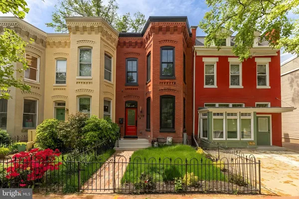 $2,299,998 | 235 12th Street Southeast, Washington, DC 20003