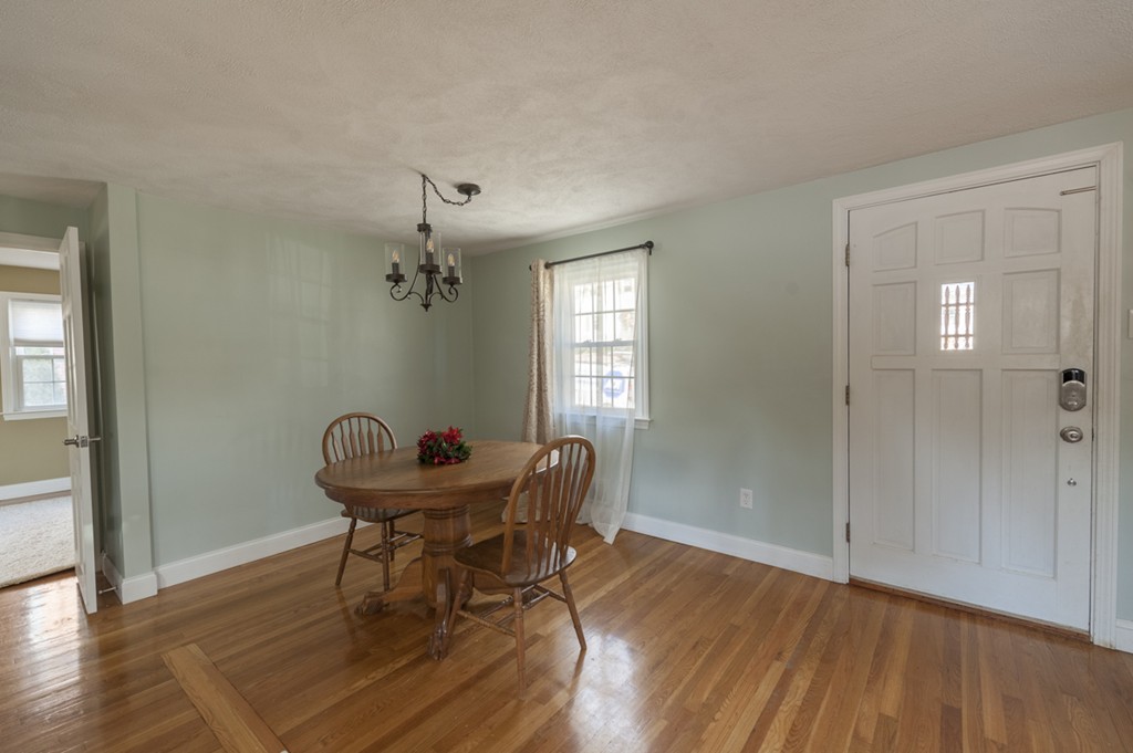 272 Den Quarry Road Lynn, MA 01904 - Photo 8 of 30 Gallery Image 8