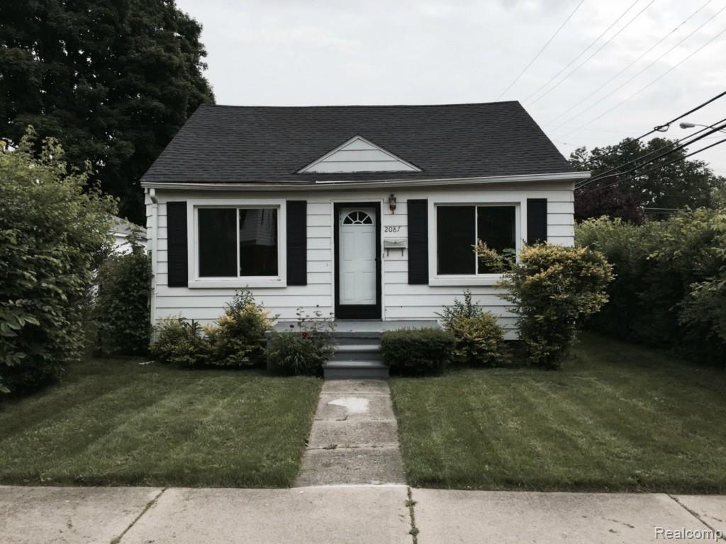 2087 Ridgemont Road Grosse Pointe, MI 48236 - Photo 1 of 3