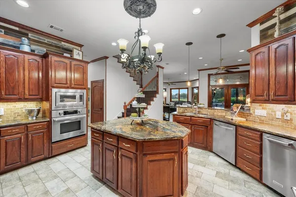 $774,900 | 719 Morningside Drive, Mansfield, TX 76063