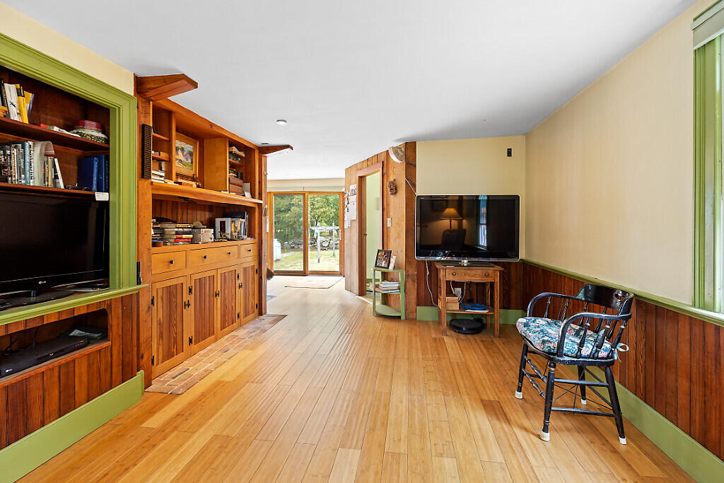 850 Lawrence Road Pownal, ME 04069 - Photo 21 of 87 33_BP5A0595_DxO_mls