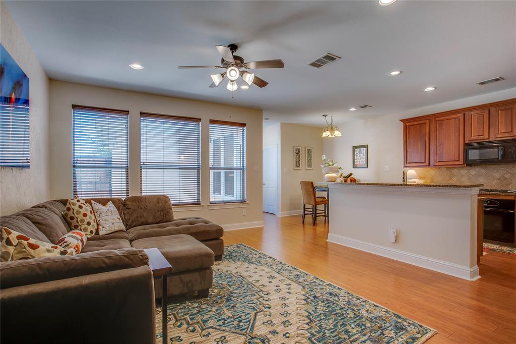 6838 Deseo Irving, TX 75039 - Photo 12 of 30