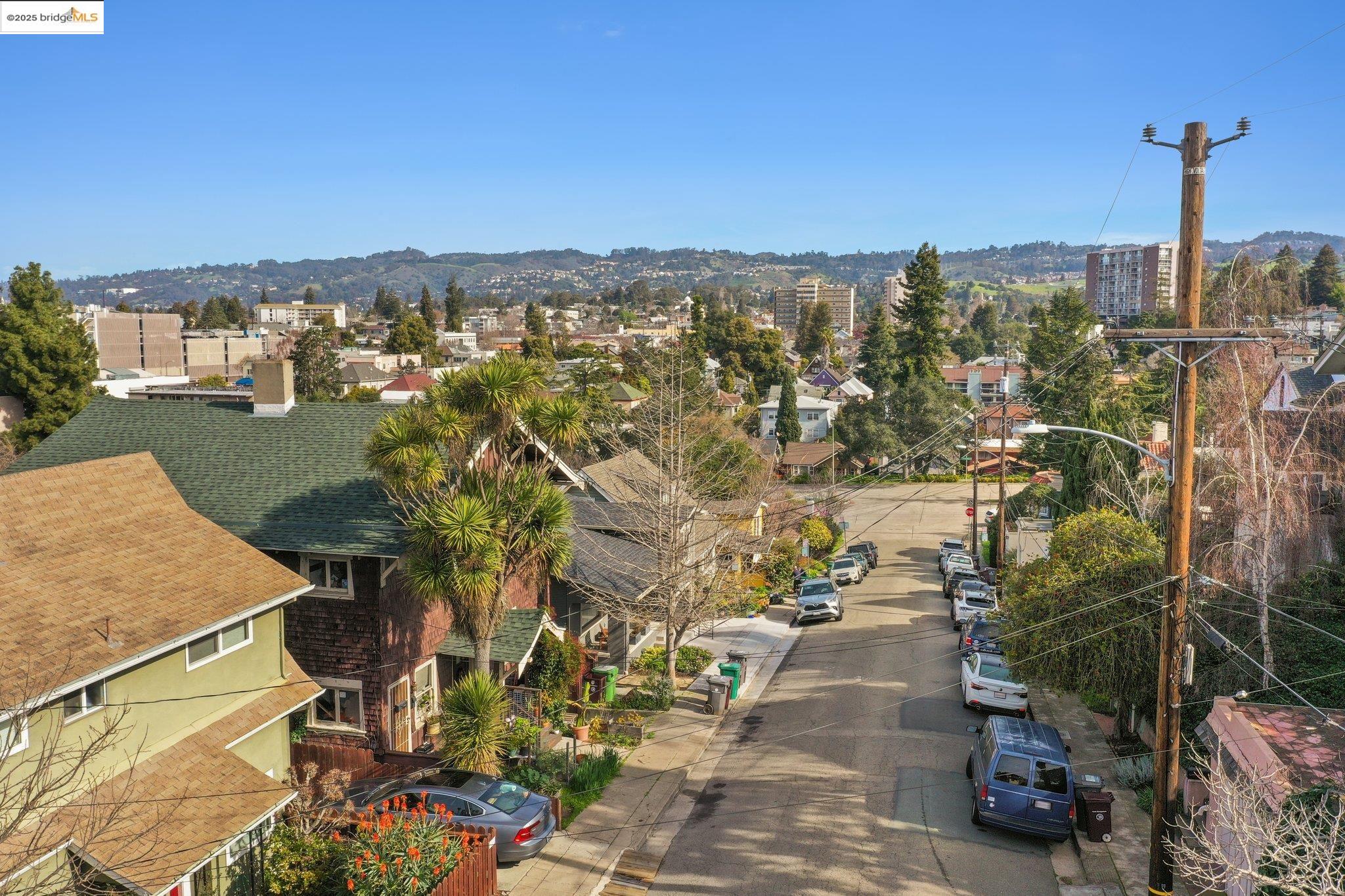 3537 Kempton Way Oakland, CA 94611 - Photo 7 of 17 a view of a city