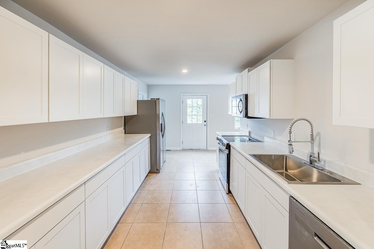 412 Midway Road Spartanburg, SC 29303 - Photo 8 of 33 Gallery Image 8