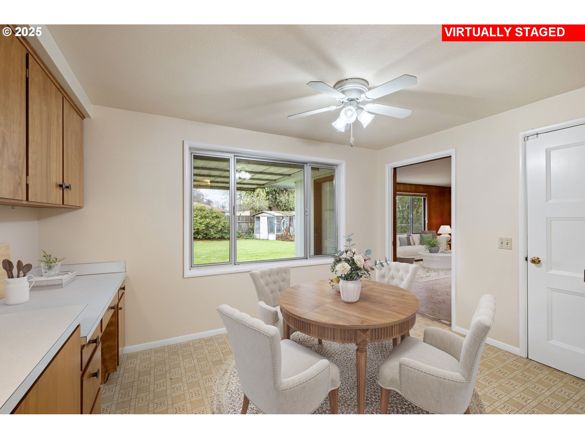 236 Greenvale Drive Springfield, OR 97477 - Photo 11 of 33 Dining Area