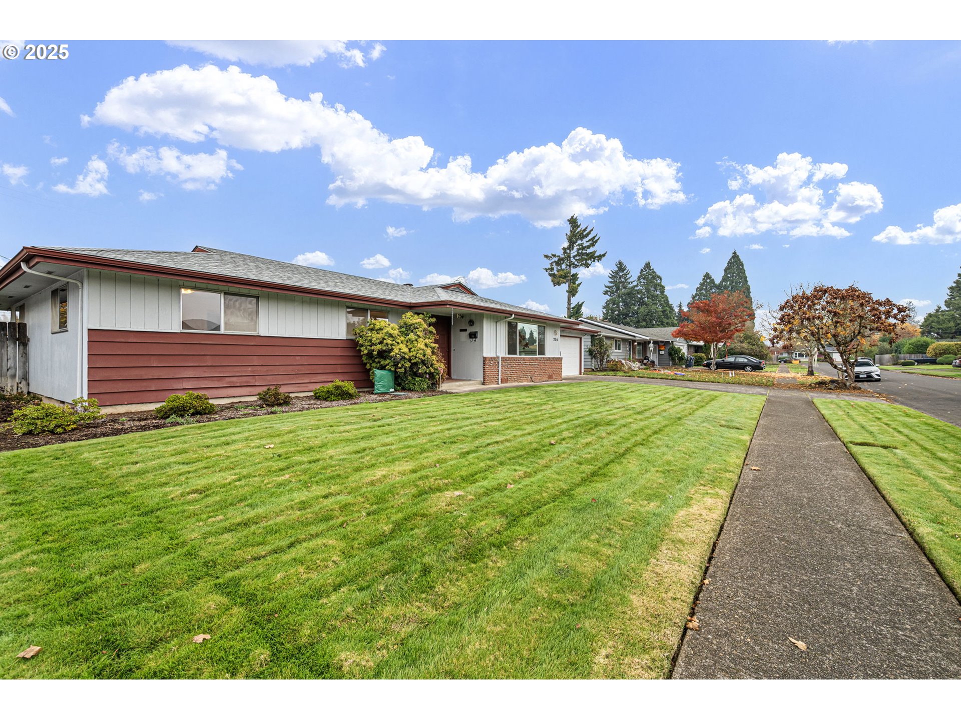 236 Greenvale Drive Springfield, OR 97477 - Photo 3 of 33 Gallery Image 3