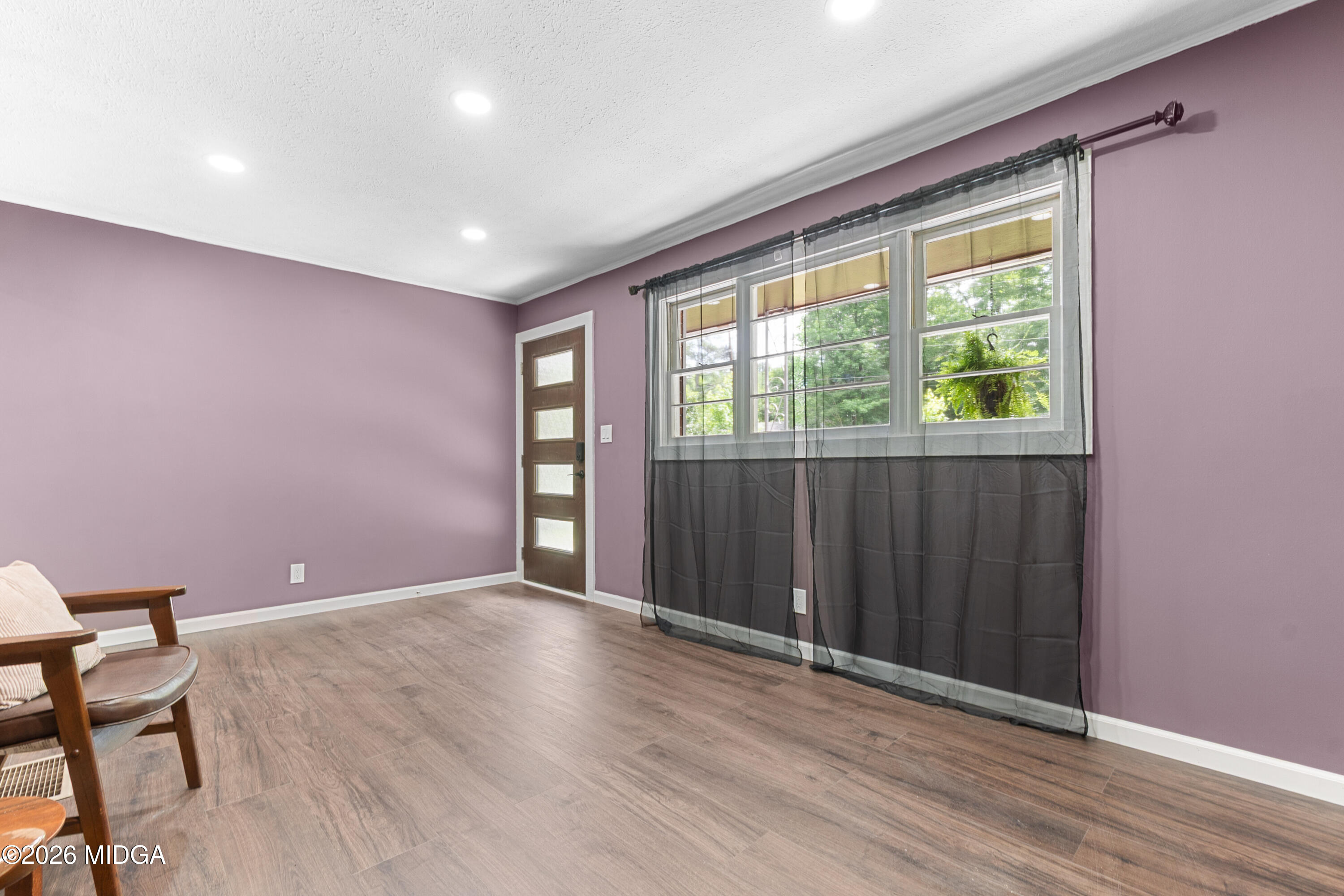 910 Perry Drive Macon, GA 31217 - Photo 4 of 47 14__AAA9884_mls